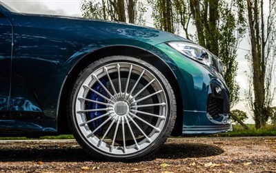 Avtomobil g'ildiraklarining materiali haydash tajribasiga qanday ta'sir qiladi